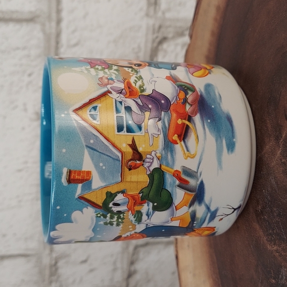 Walt Disney Classic 2005 coffee/tea mug - Picture 2 of 5